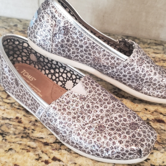 Toms - Picture 7 of 8